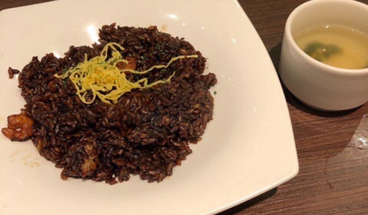 岡山駅新幹線乗り場構内の Cafe Muscat カフェマスカット 岡山名物えびめしが食べれちゃう おかやまのおと